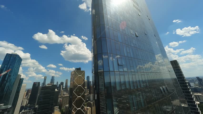 Skyscrapers in Melbourne, video from an FPV drone.