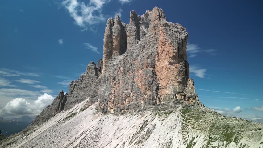 Tre cime di lavaredo. Dolomites. Itali.