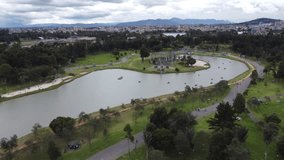 Video recorded with drone in 4k
overlooking the lake, green areas and north side of Simón Bolívar Park in Bogotá