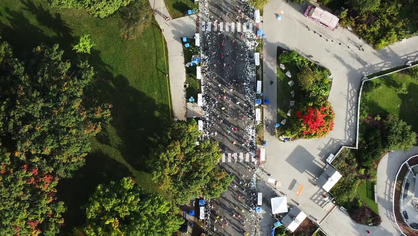 High top down view of the Chicago Marathon in Lincoln Park Royalty-Free Stock Footage #1107734427