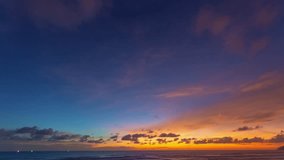
Time lapse A sunset cloud formation in yellow.
Time lapse Beautiful sunsets are accompanied by soft clouds floating in stunning sky.
Beautiful sunsets soft clouds floating above the sea.
gradient sky