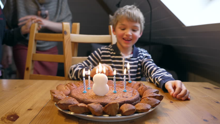 Pequeña vela de cumpleaños - ¡Clips y Vídeos HD de Gratis en Videezy!