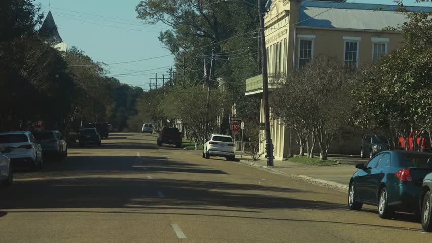 Driving through the streets of Natchez.