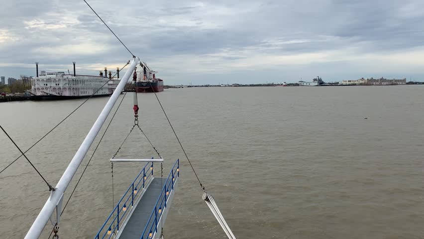 boat ride along the Mississippi River in New Orleans