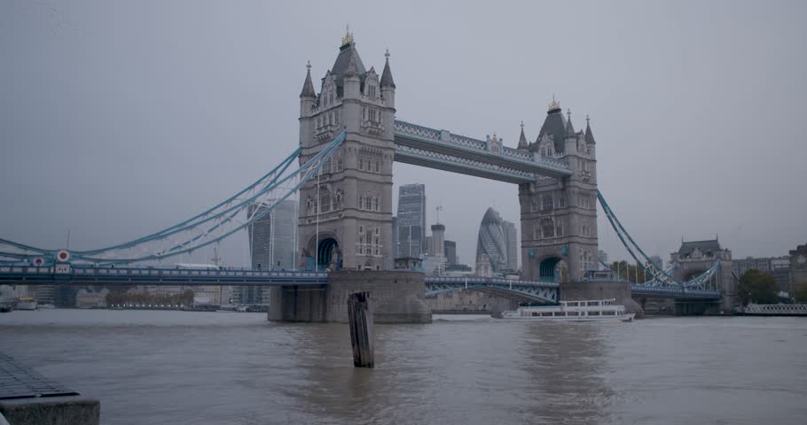 Static shot of the famous tower bridge and skyscraper 30 St Mary Axe, cloudy day Royalty-Free Stock Footage #1108206685