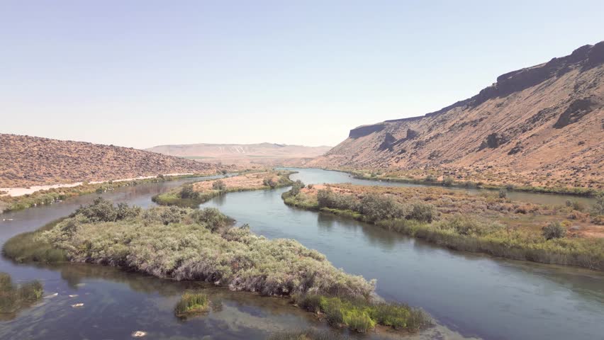 The mighty Snake River in Idaho that meanders across the landscape and creates natural islands that feed all manner of birds and animals. 