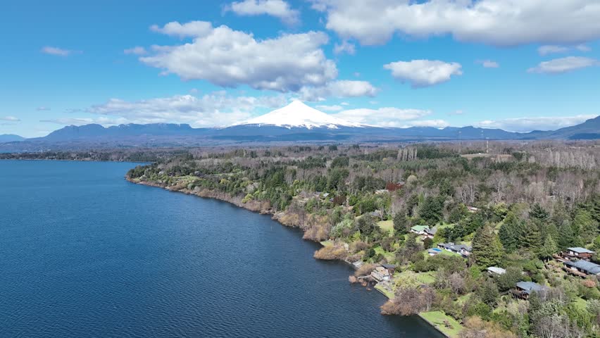 Villarrica Volcano At Villarrica In Los Rios Chile. Coastal City. Vulcanic Scenery. Tourism Landscape.  Volcano Background. Villarrica Volcano At Villarrica In Los Rios Chile.