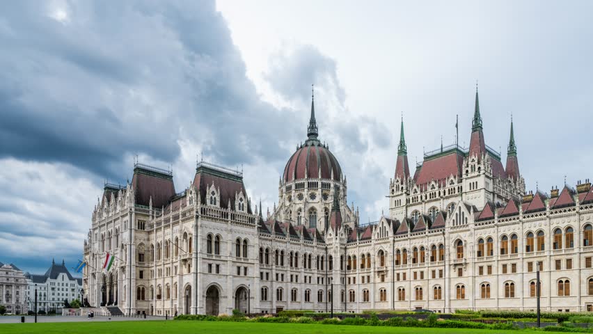 Timelapse with Hungarian Parliament on a cloudy morning 20230903