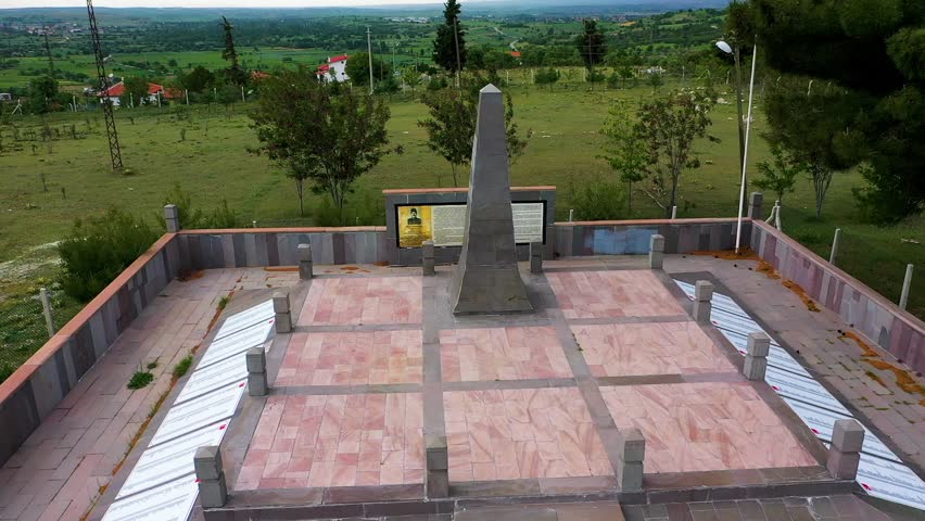 The square and the monument where Atatürk captured Nikolas Trikopis, the commander-in-chief of the Greek army, during the War of Independence