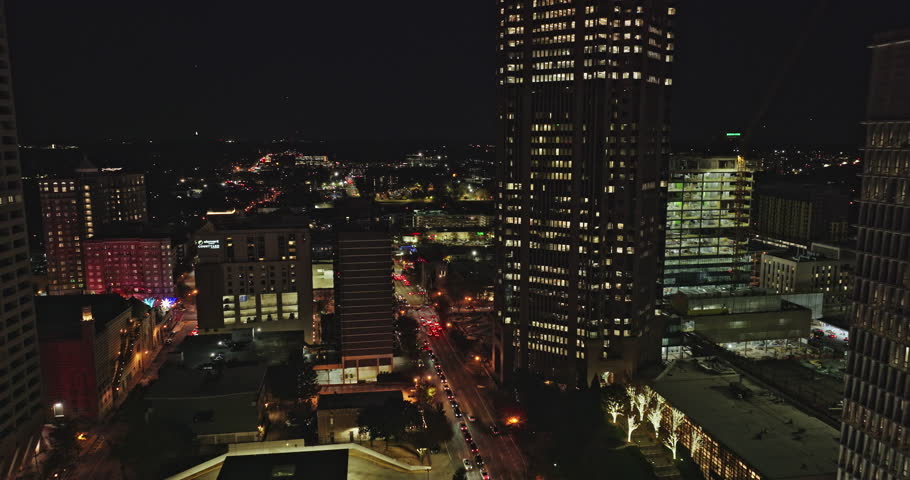 Atlanta Aerial v762 establishing shot drone flying straight above north avenue capturing downtown cityscape and street views at night - Shot with Mavic 3 Cine - November 2021