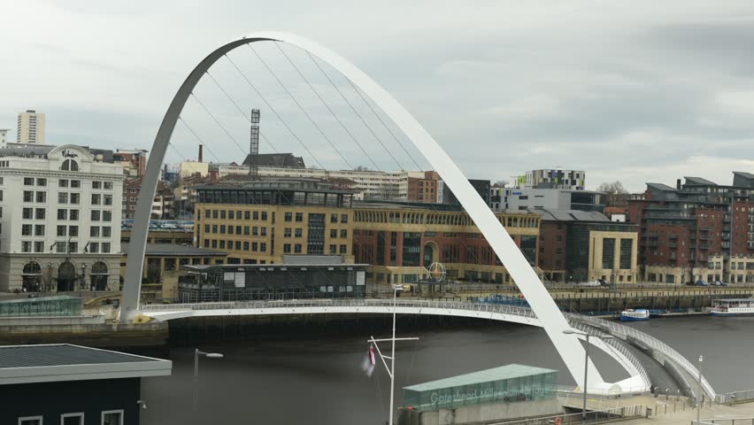 Millennium Bridge, Newcastle Upon Tyne, time lapse