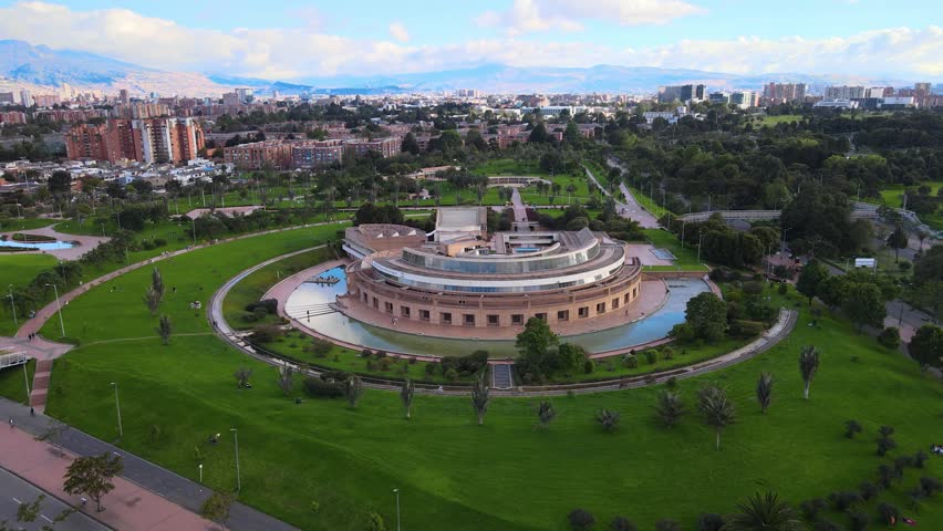 Virgilio Barco Library It is the central library of the BibloRed district library system