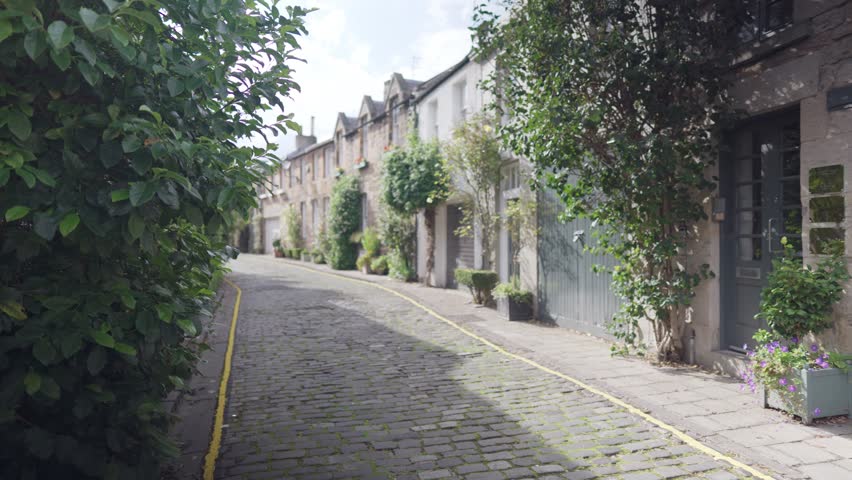 Walking along Circus Lane (towards the west end) in Edinburgh, Scotland. Summertime 2022.