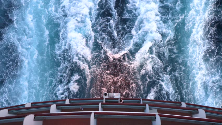 Mega giant Cruise ship trail, ship wake