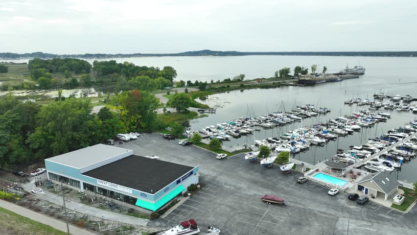Whip pan motion of downtown lakeside neighborhood.