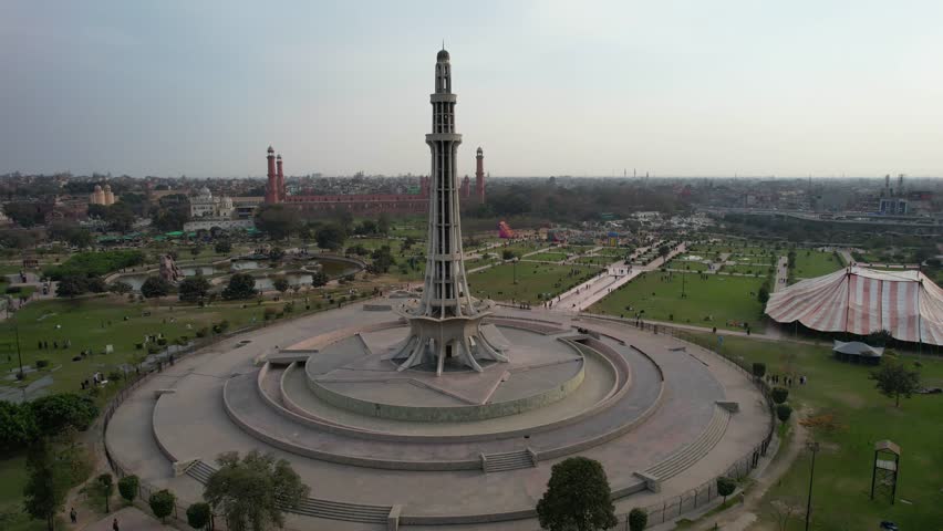 Minar-E-Pakistan Monument in Lahore, Pakistan Drone 4K