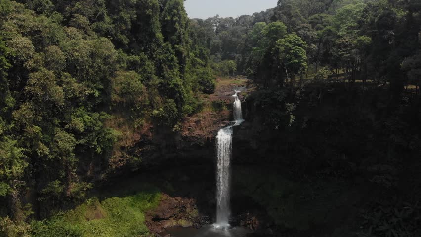 Tad E Tu Waterfall at Bolaven Plateau during day time, aerial Royalty-Free Stock Footage #1109712941