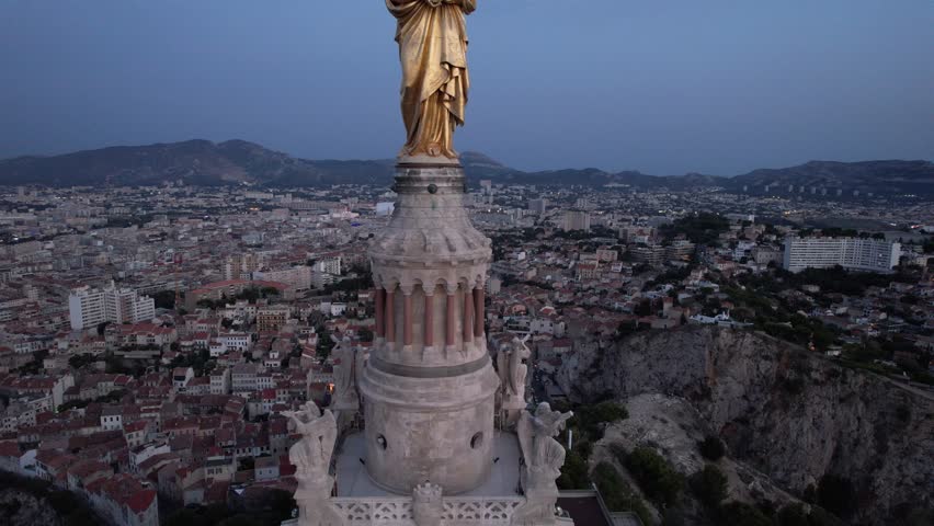Notre Dame de la Garde, Marseille, de nuit 
