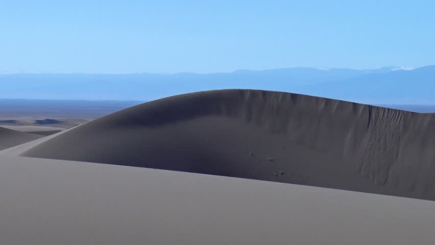 Sand dunes, winding hilltops. Great Sand Dunes National Park, Colorado, USA