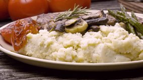 4K Video: Creamy Mashed Potatoes with Rich Gravy
