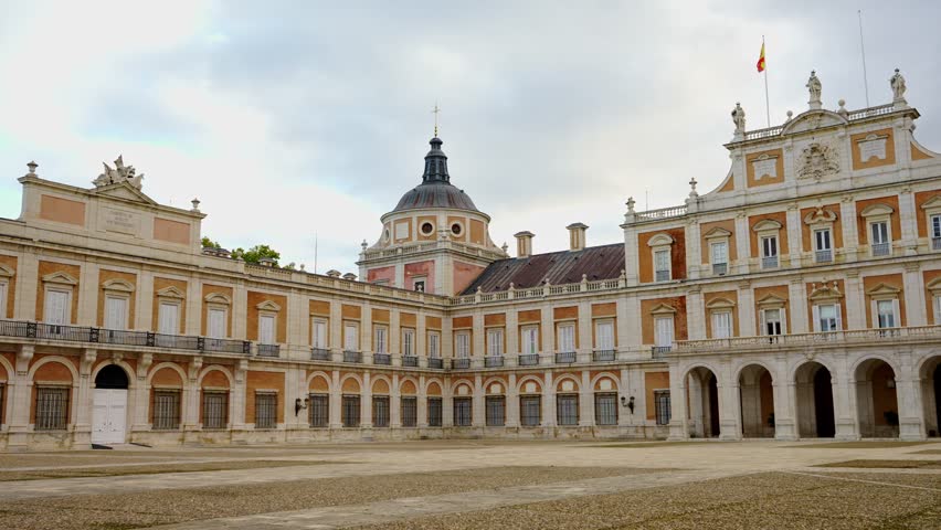 Main facade of the spectacular and enormous royal palace of Aranjuez in Madrid, Spain.