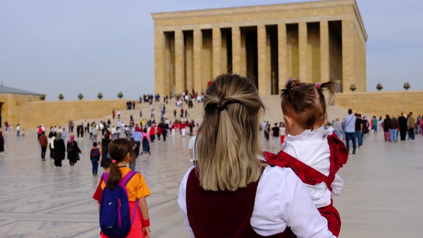 A moment of silence during the crowded public visit at Anıtkabir Royalty-Free Stock Footage #1110869043