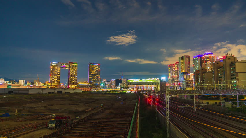 Time lapse 4k - Yongsan high speed train and subway station at night in Seoul,South Korea
