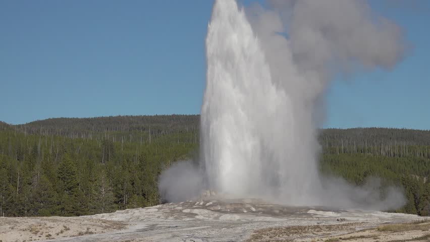 Old Faithful Geyser erupts, Upper Geyser Basin, Yellowstone National Park, Wyoming, USA