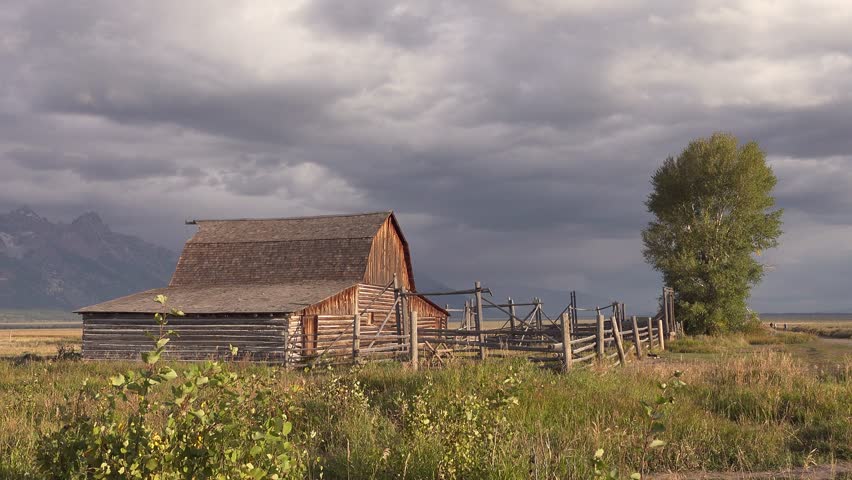 John Moulton barn, Mormon Row Histroric District, Grand Teton National Park mountain range, Wyoming, USA