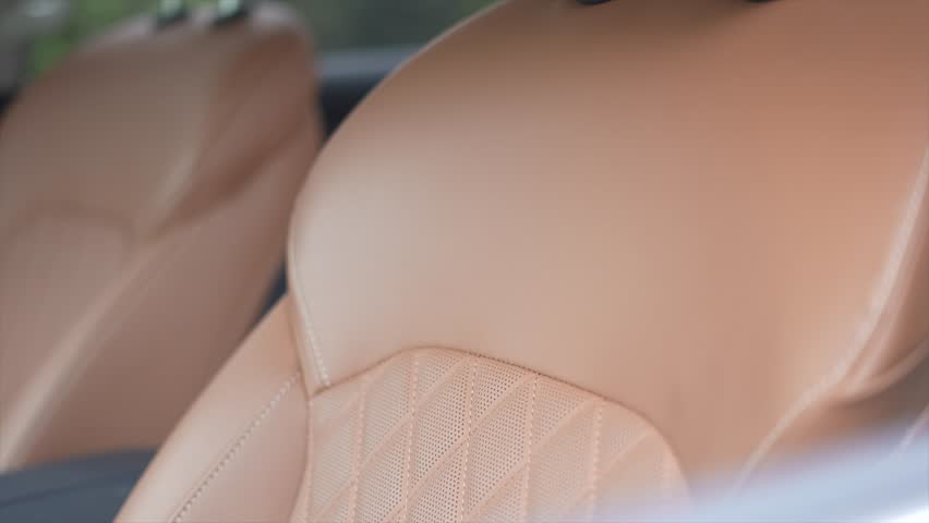 modern car interior, leather interior, leather seats, Maxus D90