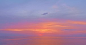 
time lapse amazing sweet sky above Karon beach Phuket at colorful sunset.
beautiful scene with the sun painting the s
time lapse amazing colorful cloud in beautiful sunset above the sea.
beautiful su