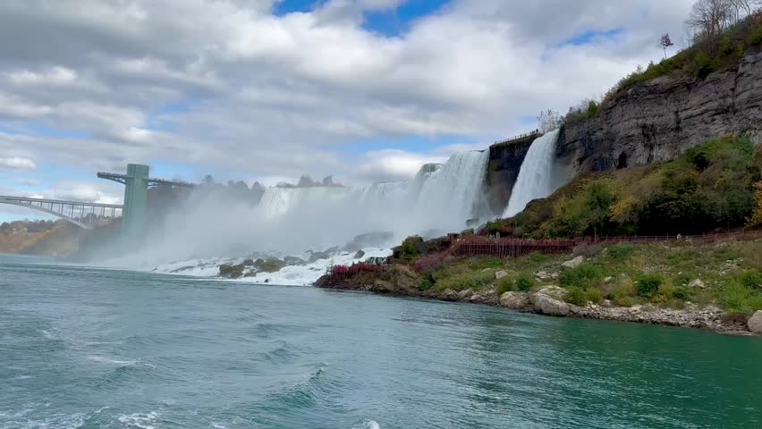 walk into Niagara Falls (high quality)
