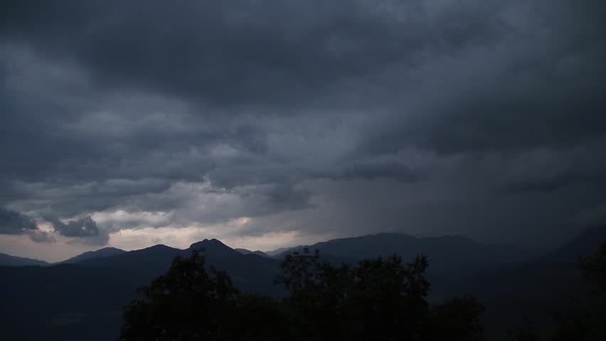 timelapse video: a storm in the making