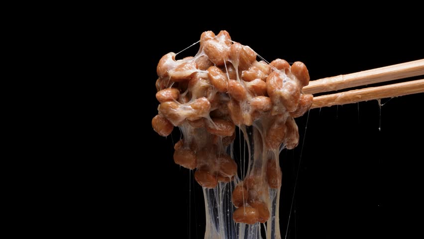 4K slow motion video of natto falling off chopsticks.
4K 120fps edited to 30fps. | Shutterstock HD Video #1111905405