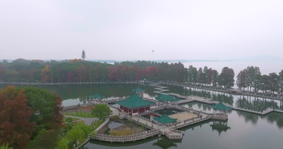 Late autumn scenery of Wuhan East Lake Scenic Area