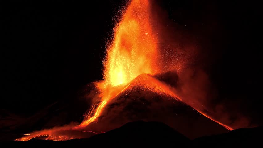 An eruption of volcano Etna in decembrer 1 2023