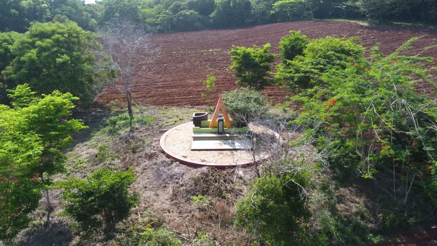 The very large garden land is located in the Mount Kayangan Pelaihari area, Tanah Laut Regency