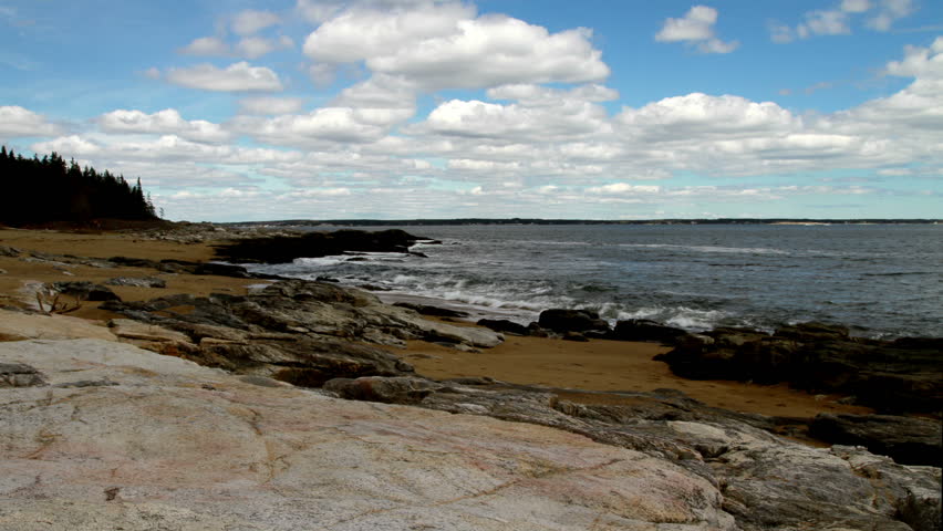 A beautiful panning time-lapse of the Maine coast. 