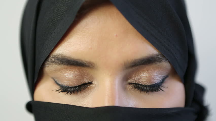 arabic woman eyes