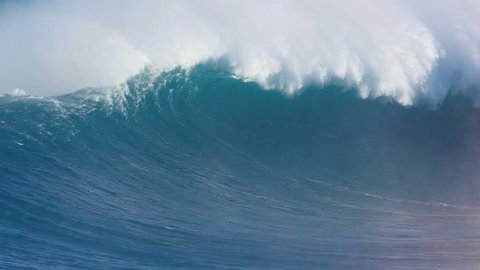 Giant Breaking Ocean Wave