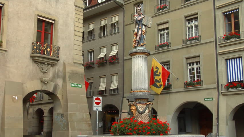 Bern (Berne), Switzerland. A XVI century statue of Moses (Mosesbrunnen) at the Munsterplatz. Static shot.