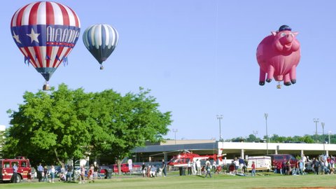 Provo, Utah - July 4th, 2012: Assorted Hot Air Balloons in Utah County, Utah. 编辑库存视频
