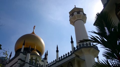 Pan down view of Sultan Mosque (Malay : Masjid Sultan) at Muscat Street, Singapore. The Sultan Mosque is one of the oldest mosque in Singapore.