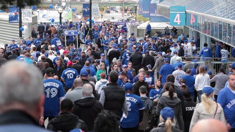 Long shot massive toronto blue jays fans crowd at - OCTOBER 14TH, 2015 - Toronto World Series Playoffs Game 5 vs Texas Rangers Rogers Centre