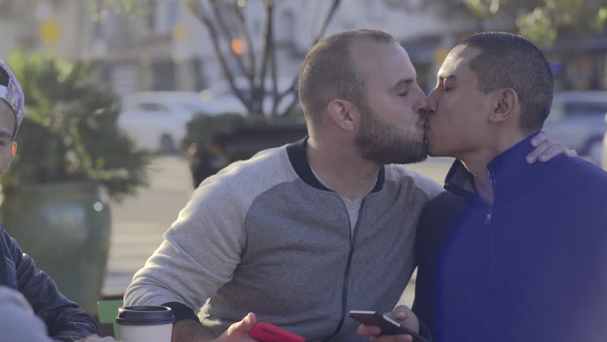 په لبنان کې د همجنسبازانو سره لیدنه