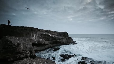 Cinemagraph Loop - Water hits a rock cliff - motion photo Adlı Stok Video