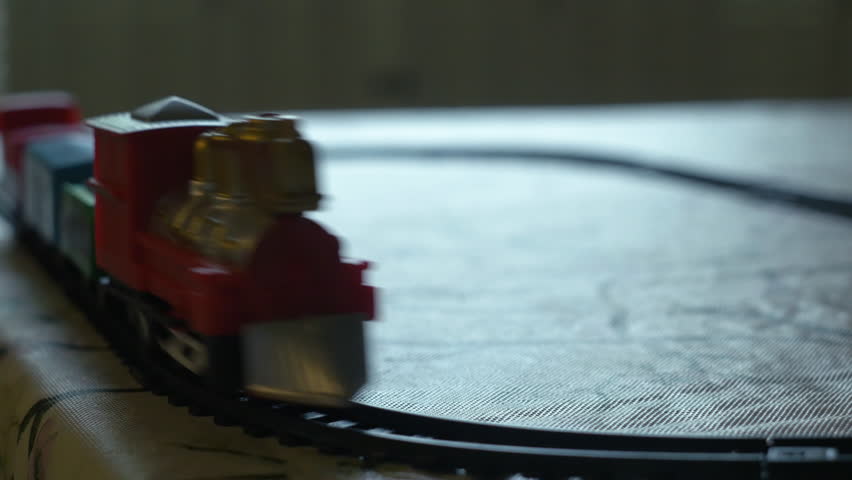 moving train toy