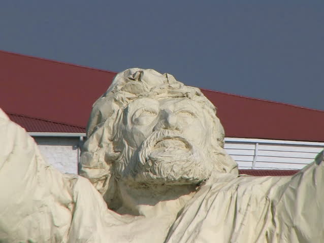 Jesus Sculpture Zoom Out
