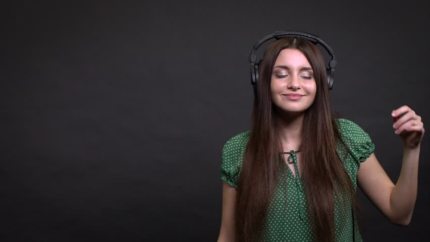studio headphones for listening to music
