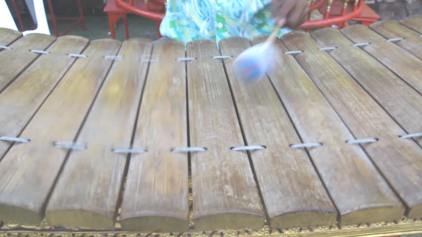 Ranat, Thai xylophone performing